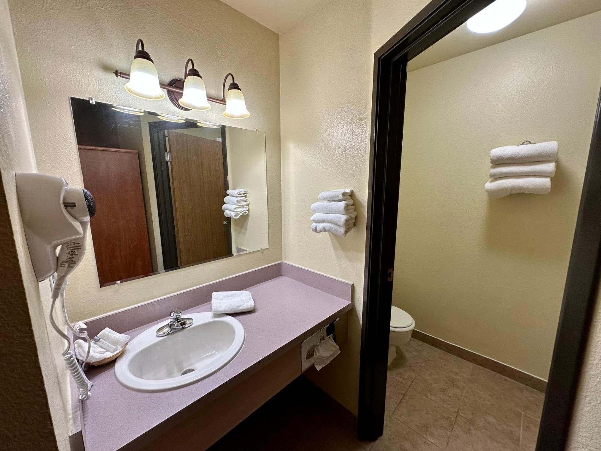 Fairbridge Inn & Suites Kellogg Extérieur photo